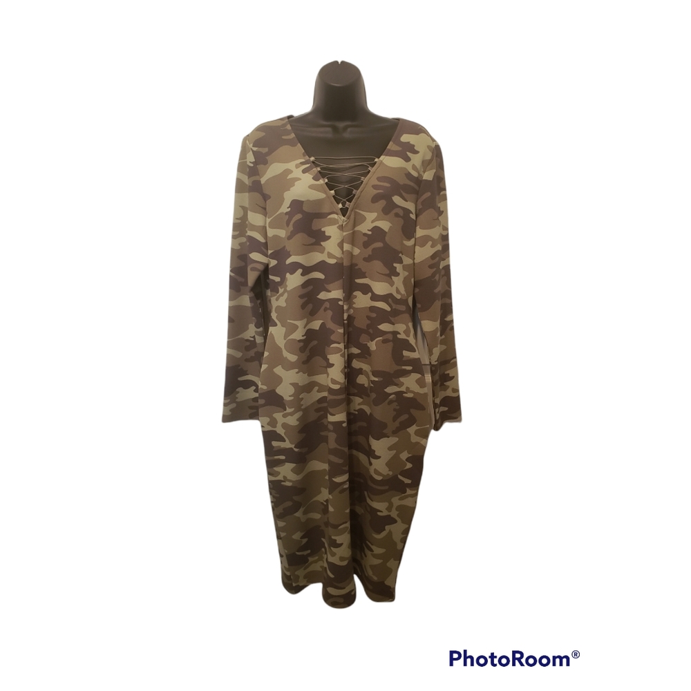 Bold Elements camo bodycon dress